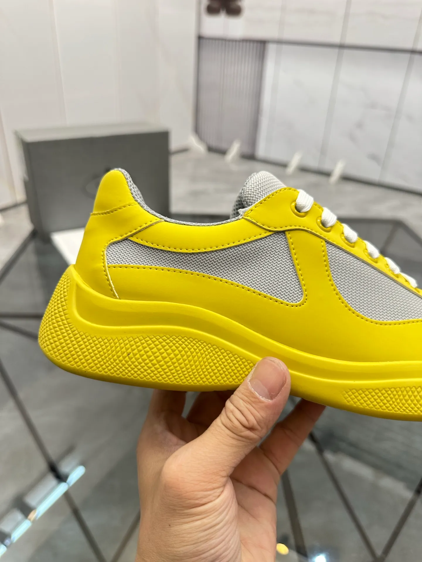 Men's shoes: 💰P360¥ Product trademark: Prada *"Prada*" low-top casual shoes Regular size: 35-47 (can be customized to 48) couple style Product materials: imported silk leather upper, breathable lining, original outsole. Number: 943